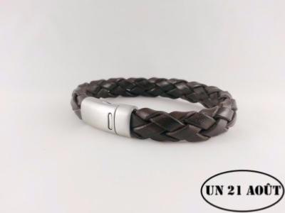 Bracelet homme  cuir tressé marron foncé  Fermoir acier mat