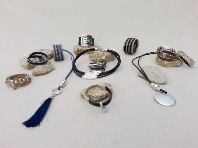 bijoux en cuir et en coton ciré un 21 août